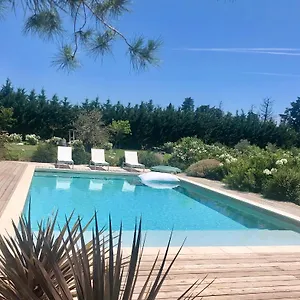 La Maison Des Lonnes Bed & Breakfast